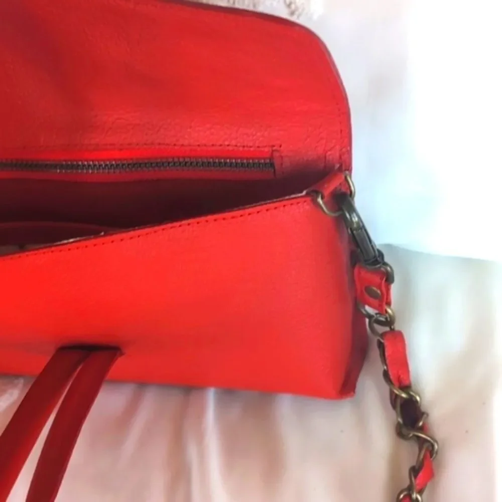 Boleo Feelin' 22 Limited Edition Wristlet-Red Pebble Leather/Crossbody Strap❤️